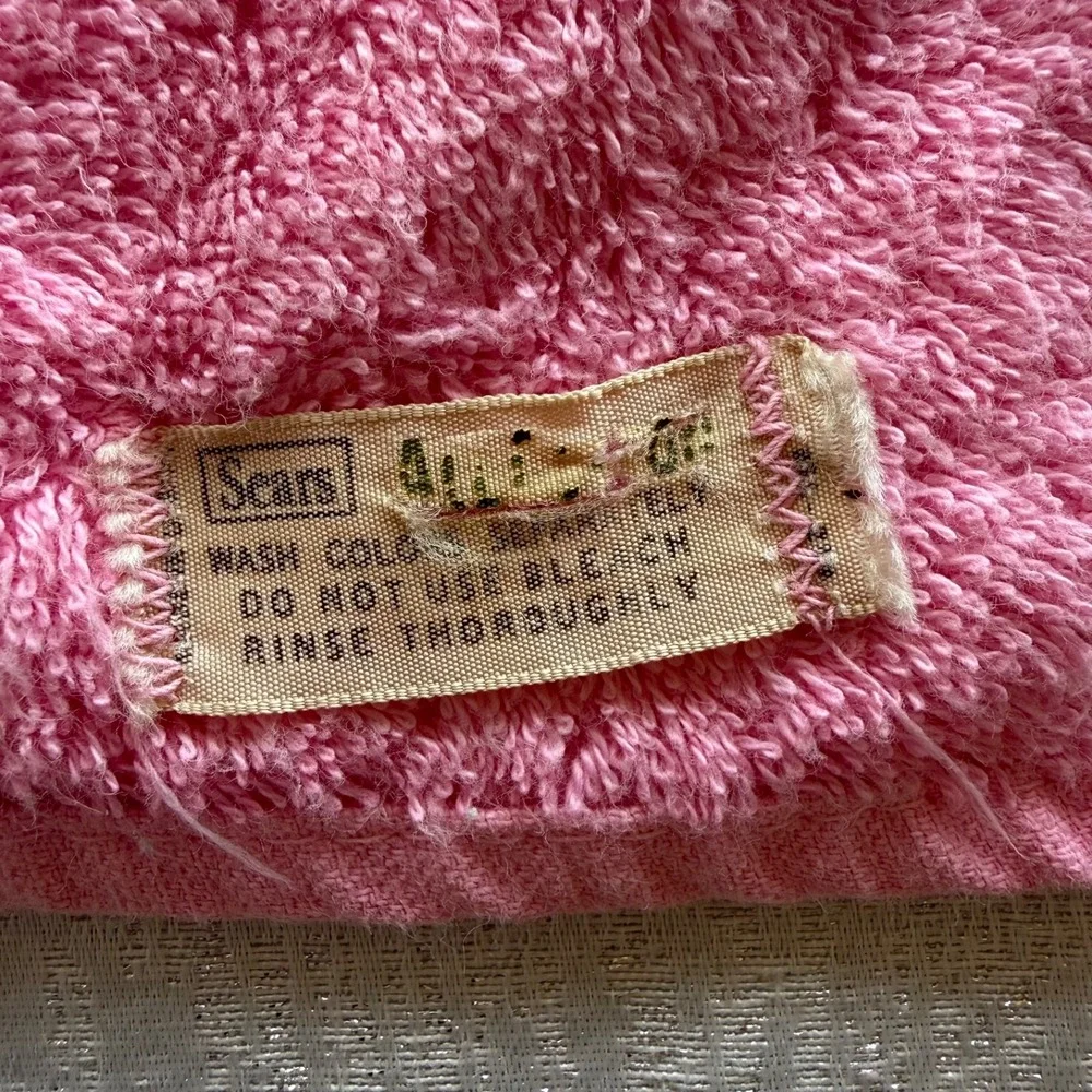Vintage Pink Floral Bath Towel Lot 4 Cottage Granny Core Burgundy Retro Bath Vtg